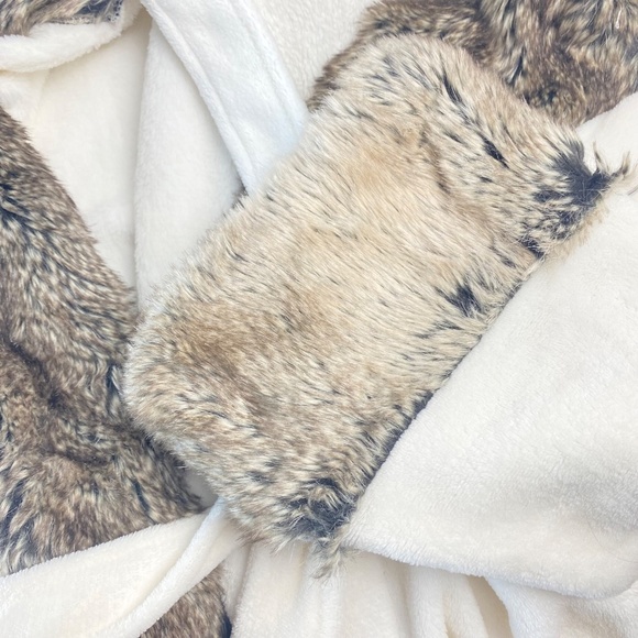 POTTERY BARN Faux fur Ombré Hooded Robe in Gray Size Small - Picture 6 of 8